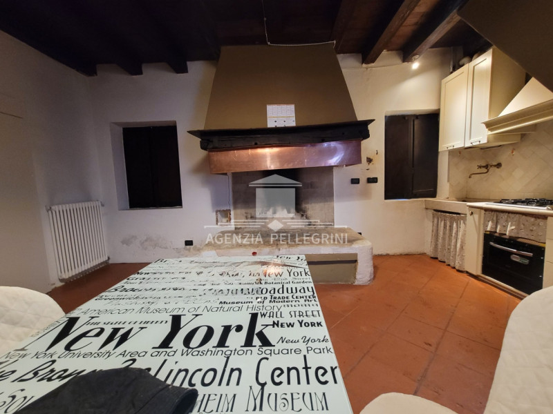 IN AFFITTO A VICENZA proponiamo delizioso appartamento arredato in  una delle zone collinari piu'...