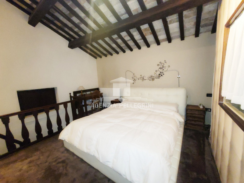 IN AFFITTO A VICENZA proponiamo delizioso appartamento arredato in  una delle zone collinari piu'...