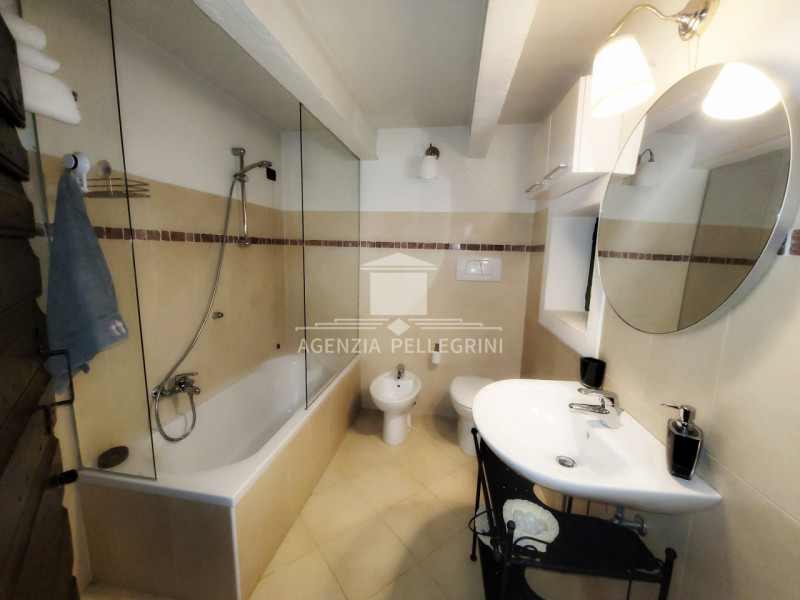 IN AFFITTO A VICENZA proponiamo delizioso appartamento arredato in  una delle zone collinari piu'...