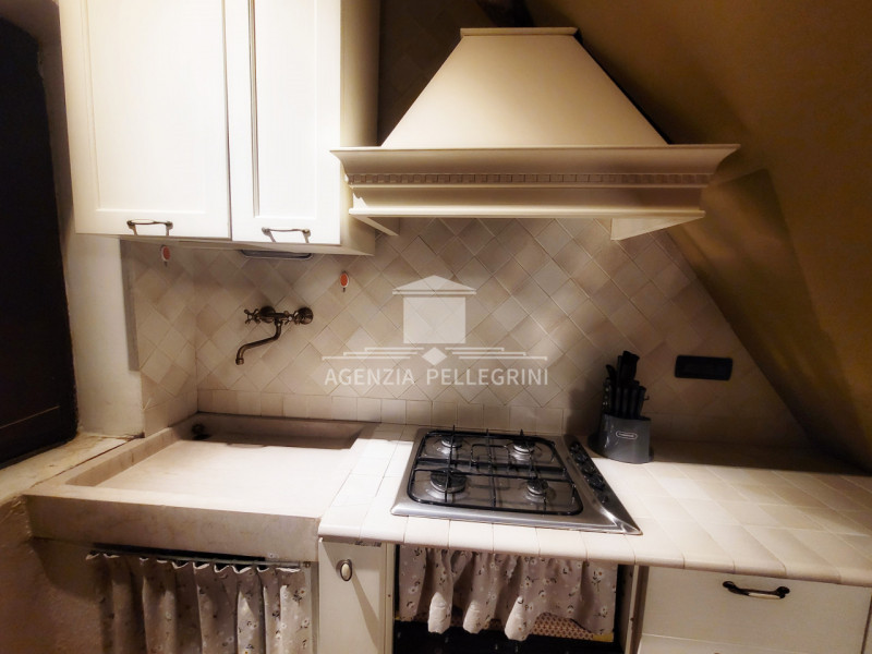 IN AFFITTO A VICENZA proponiamo delizioso appartamento arredato in  una delle zone collinari piu'...