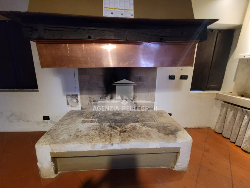 IN AFFITTO A VICENZA proponiamo delizioso appartamento arredato in  una delle zone collinari piu'...