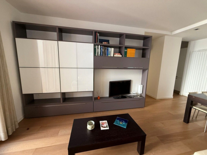 APPARTAMENTO IN PRESTIGIOSO CONTESTO STORICO SITO IN CONTRA' PORTI CON GARAGE.  SI VENDE COMPRESO...