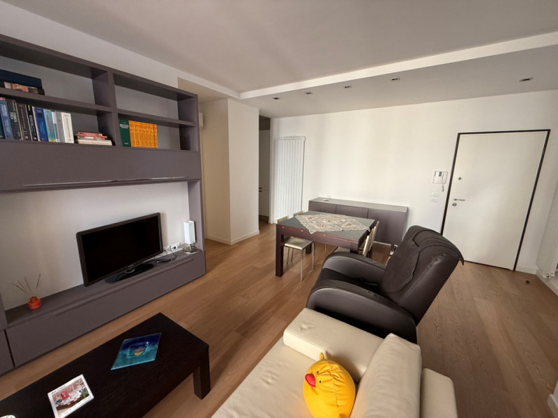 APPARTAMENTO IN PRESTIGIOSO CONTESTO STORICO SITO IN CONTRA' PORTI CON GARAGE.  SI VENDE COMPRESO...