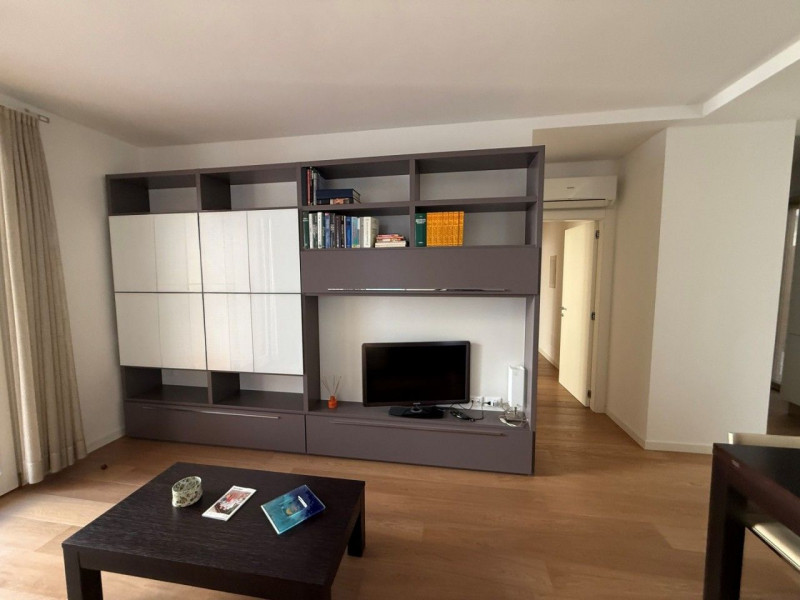 APPARTAMENTO IN PRESTIGIOSO CONTESTO STORICO SITO IN CONTRA' PORTI CON GARAGE.  SI VENDE COMPRESO...