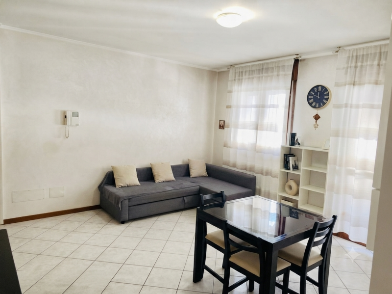 (Per INFO 3316190143) Scopri questo affascinante appartamento trilocale situato nel centro di San...