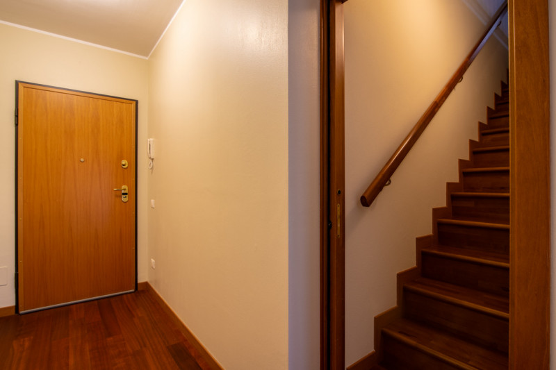 A due passi dal centro di Abano Terme proponiamo in vendita un appartamento duplex elegante e cur...