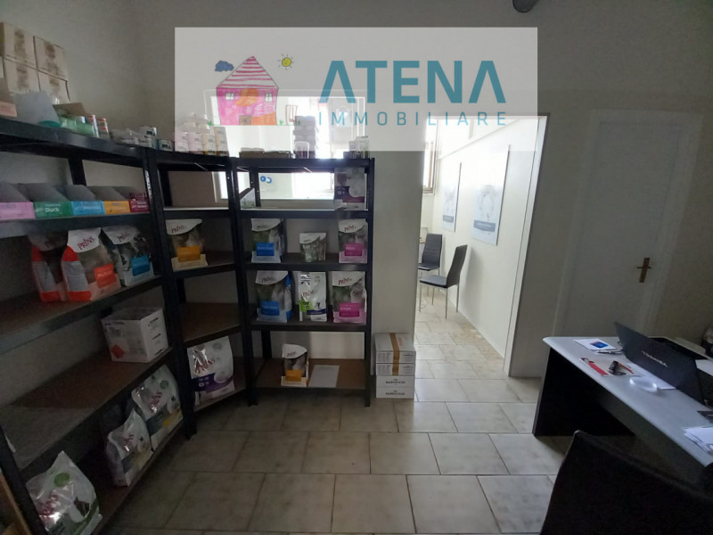 rif. 25660

MONTEGROTTO TERME

A Montegrotto, in zona centrale di frequente passaggio e con molte...