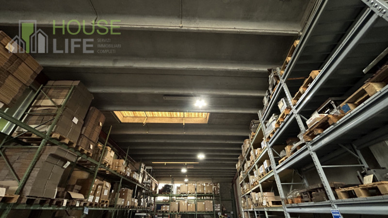 CALDOGNO: CAPANNONE INDUSTRIALE SINGOLO di mq 900 circa (500+400) H 6,00 sotto trave, con area es...