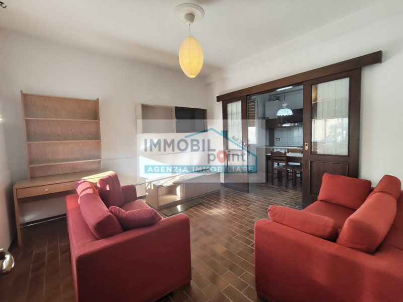 In zona fiera a Padova, su una via laterale di Via Pescarotto, a 900 metri dalla stazione ferrovi...