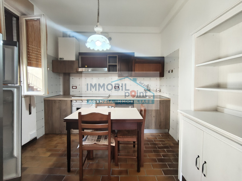 In zona fiera a Padova, su una via laterale di Via Pescarotto, a 900 metri dalla stazione ferrovi...