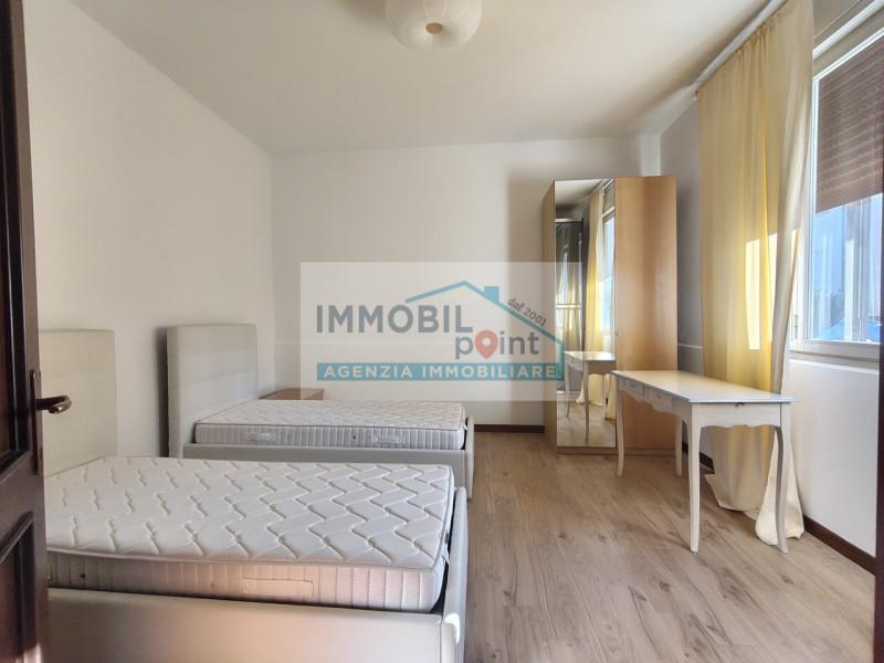 In zona fiera a Padova, su una via laterale di Via Pescarotto, a 900 metri dalla stazione ferrovi...