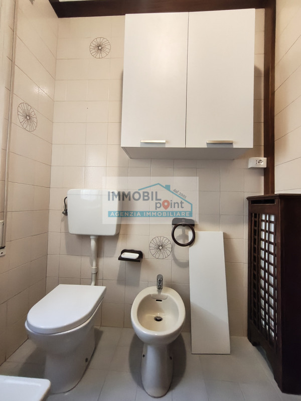 In zona fiera a Padova, su una via laterale di Via Pescarotto, a 900 metri dalla stazione ferrovi...