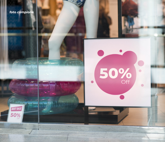 RIF:1FIL -ZANè - PER INFO  - 0444/310220

Negozio di 125mq a Zané molto luminoso dotato di 4 vetr...