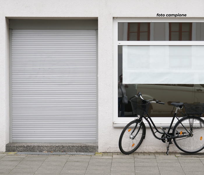 RIF:1FIL -ZANè - PER INFO  - 0444/310220

Negozio di 125mq a Zané molto luminoso dotato di 4 vetr...