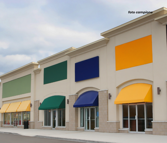 RIF:1FIL -ZANè - PER INFO  - 0444/310220

Negozio di 125mq a Zané molto luminoso dotato di 4 vetr...