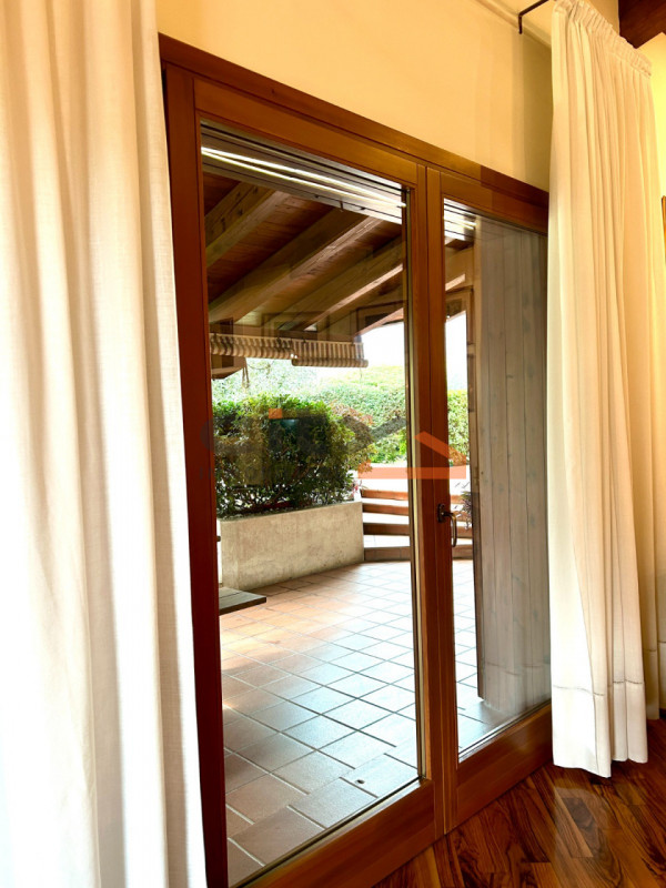 Scopri questa villa singola situata nel cuore di Pove del Grappa, un comune incantevole che offre...