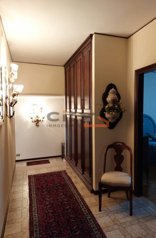 Scopri questa villa singola situata nel cuore di Pove del Grappa, un comune incantevole che offre...