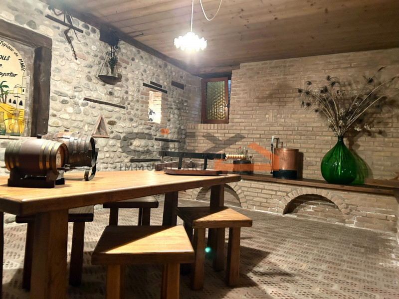 Scopri questa villa singola situata nel cuore di Pove del Grappa, un comune incantevole che offre...