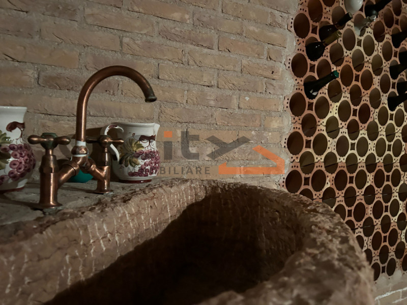 Scopri questa villa singola situata nel cuore di Pove del Grappa, un comune incantevole che offre...