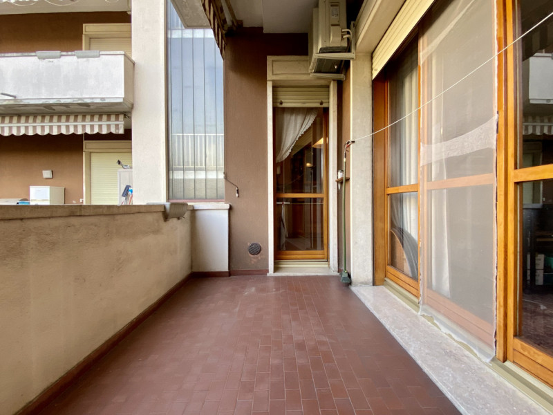 In zona Mercato Nuovo, a breve distanza dal centro storico di Vicenza e circondato dai principali...