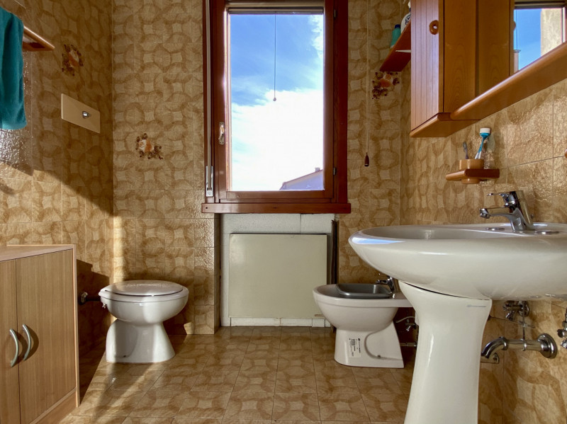 In zona Mercato Nuovo, a breve distanza dal centro storico di Vicenza e circondato dai principali...