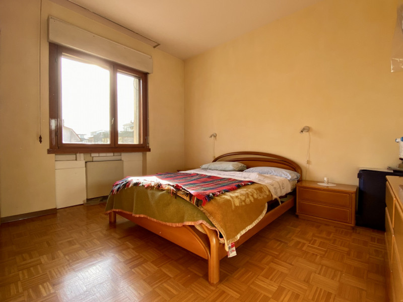 In zona Mercato Nuovo, a breve distanza dal centro storico di Vicenza e circondato dai principali...