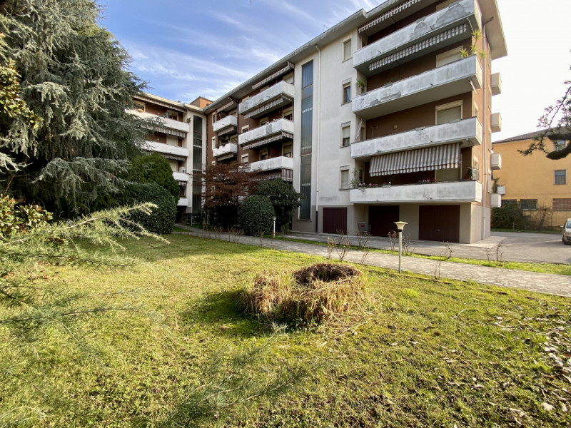 In zona Mercato Nuovo, a breve distanza dal centro storico di Vicenza e circondato dai principali...