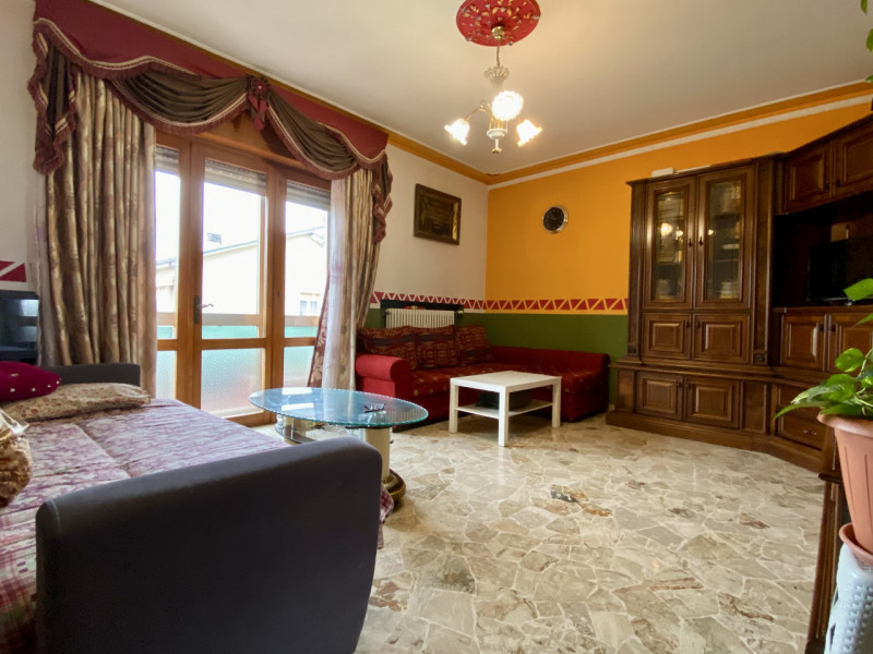 In zona San Pio a Vicenza, precisamente in Via Andrea Marani, proponiamo in vendita un appartamen...