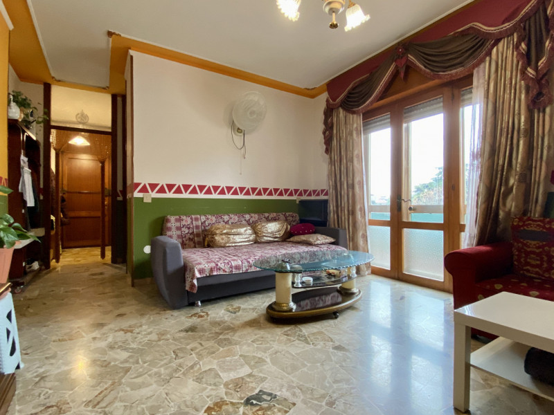 In zona San Pio a Vicenza, precisamente in Via Andrea Marani, proponiamo in vendita un appartamen...