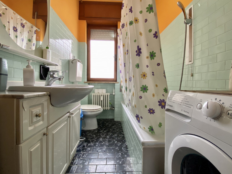 In zona San Pio a Vicenza, precisamente in Via Andrea Marani, proponiamo in vendita un appartamen...