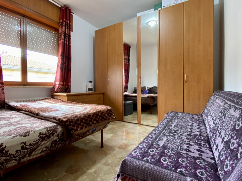 In zona San Pio a Vicenza, precisamente in Via Andrea Marani, proponiamo in vendita un appartamen...