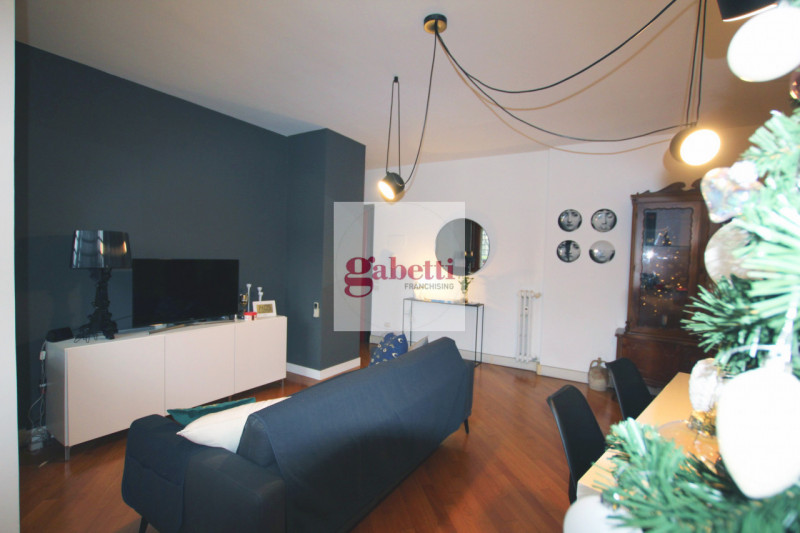 Nel cuore della rinomata zona Istituti-Portello di Padova,  proponiamo in vendita un raffinato ap...