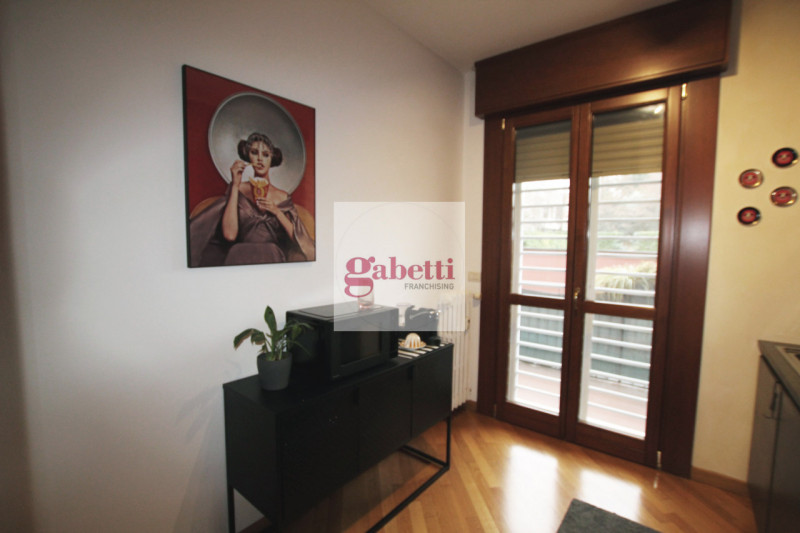 Nel cuore della rinomata zona Istituti-Portello di Padova,  proponiamo in vendita un raffinato ap...