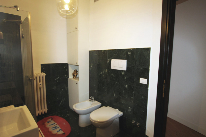 Nel cuore della rinomata zona Portello Istituti di Padova,  proponiamo in vendita un raffinato ap...