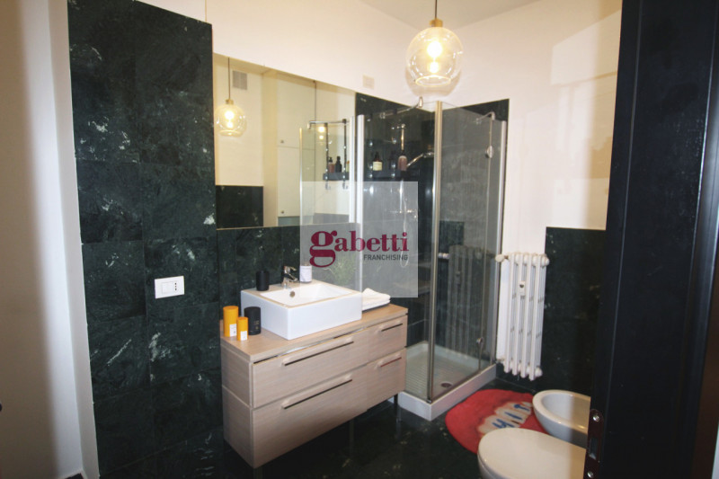 Nel cuore della rinomata zona Istituti-Portello di Padova,  proponiamo in vendita un raffinato ap...