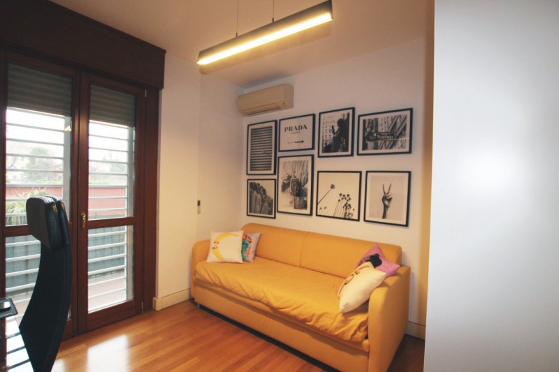 Nel cuore della rinomata zona Portello Istituti di Padova,  proponiamo in vendita un raffinato ap...