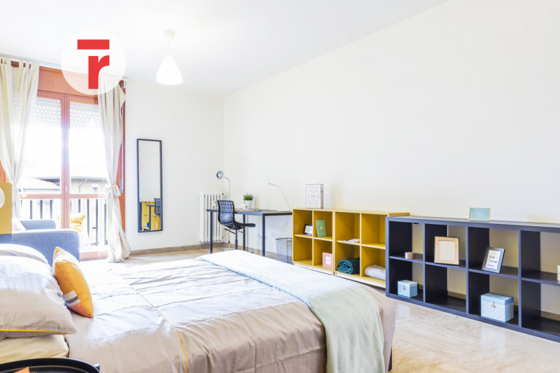 In condominio realizzato con criteri signorili e accurati, appartamento inserito in un contesto p...