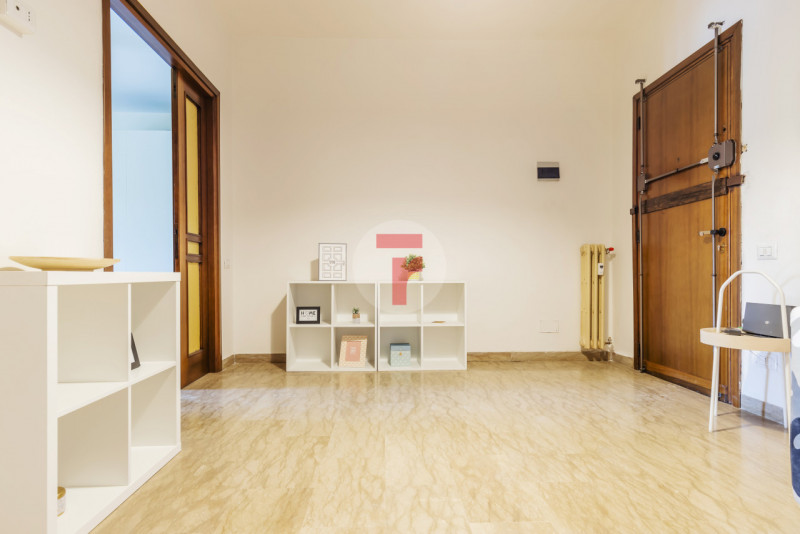 In condominio realizzato con criteri signorili e accurati, appartamento inserito in un contesto p...