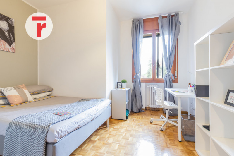 In condominio realizzato con criteri signorili e accurati, appartamento inserito in un contesto p...