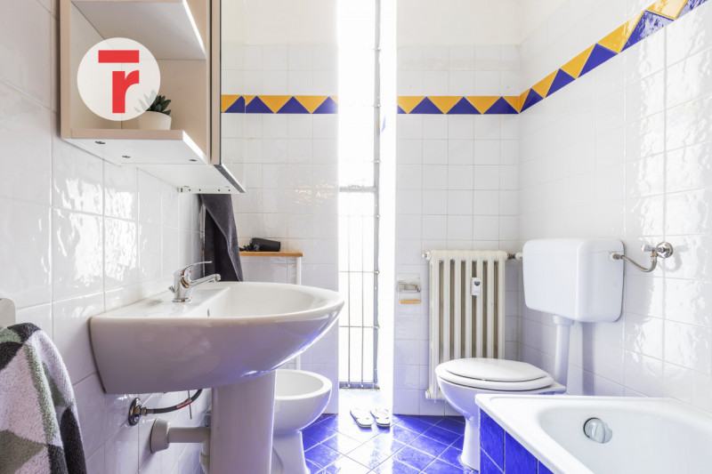 In condominio realizzato con criteri signorili e accurati, appartamento inserito in un contesto p...
