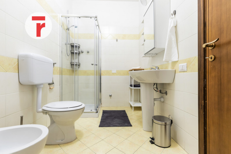In condominio realizzato con criteri signorili e accurati, appartamento inserito in un contesto p...