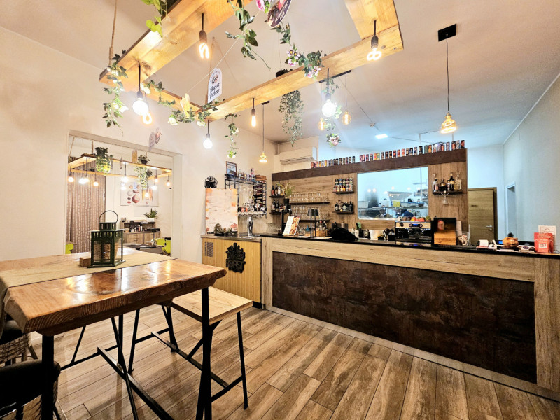 A Treponti, frazione del Comune di Teolo, proponiamo in vendita un negozio per investimento. L’im...