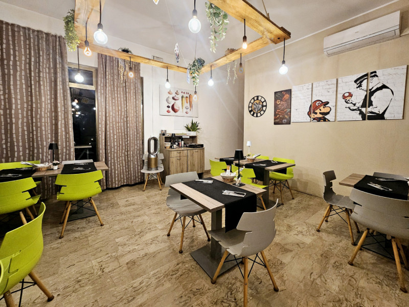 A Treponti, frazione del Comune di Teolo, proponiamo in vendita un negozio per investimento. L’im...