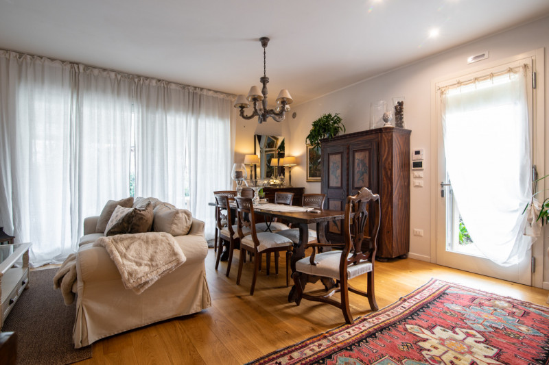 MONTEGROTTO TERME Proponiamo in vendita una recentissima porzione di villa in trifamiliare, situa...