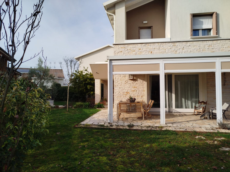 MONTEGROTTO TERME Proponiamo in vendita una recentissima porzione di villa in trifamiliare, situa...