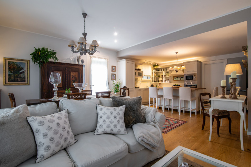 MONTEGROTTO TERME Proponiamo in vendita una recentissima porzione di villa in trifamiliare, situa...