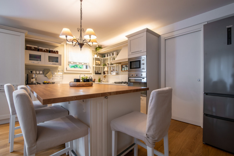 MONTEGROTTO TERME Proponiamo in vendita una recentissima porzione di villa in trifamiliare, situa...