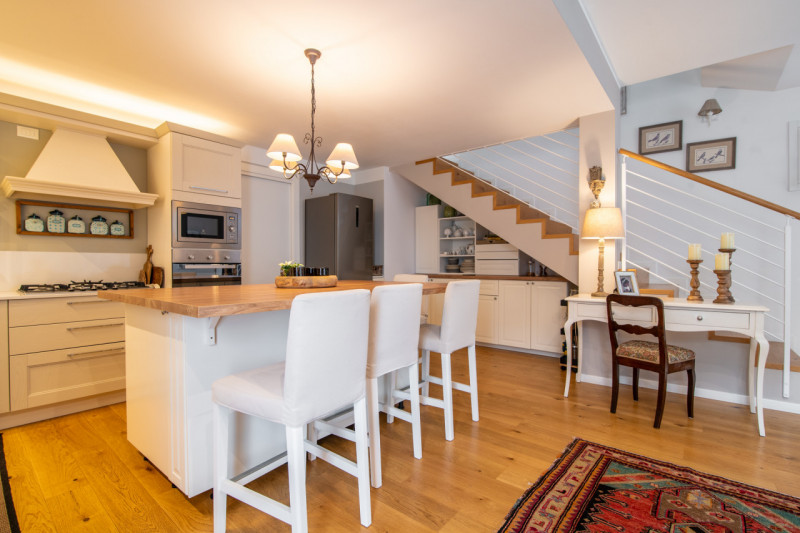 MONTEGROTTO TERME Proponiamo in vendita una recentissima porzione di villa in trifamiliare, situa...