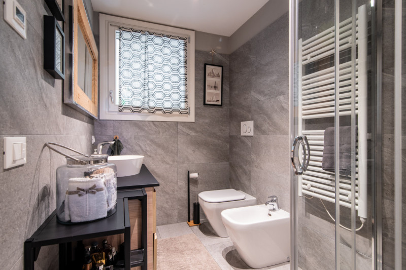 Situata in una zona strategica ma tranquilla di Montegrotto Terme, al confine con Abano, proponia...