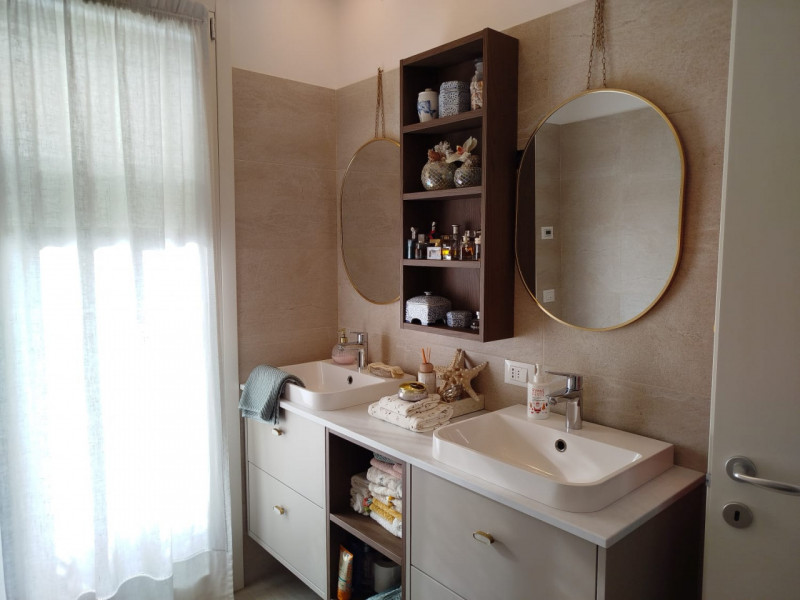 MONTEGROTTO TERME Proponiamo in vendita una recentissima porzione di villa in trifamiliare, situa...